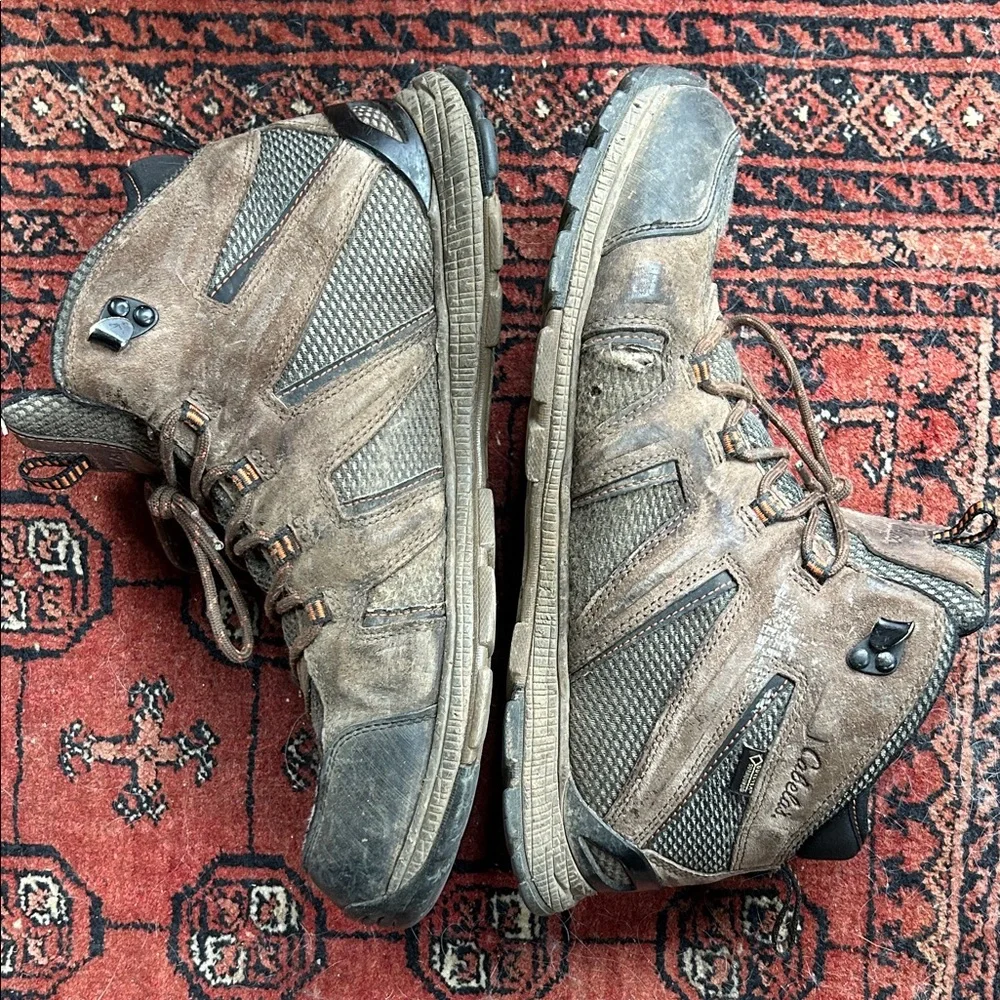 Cabela's Gray & Brown Men's Boots size 11.5;Used Condition, but still have Life!